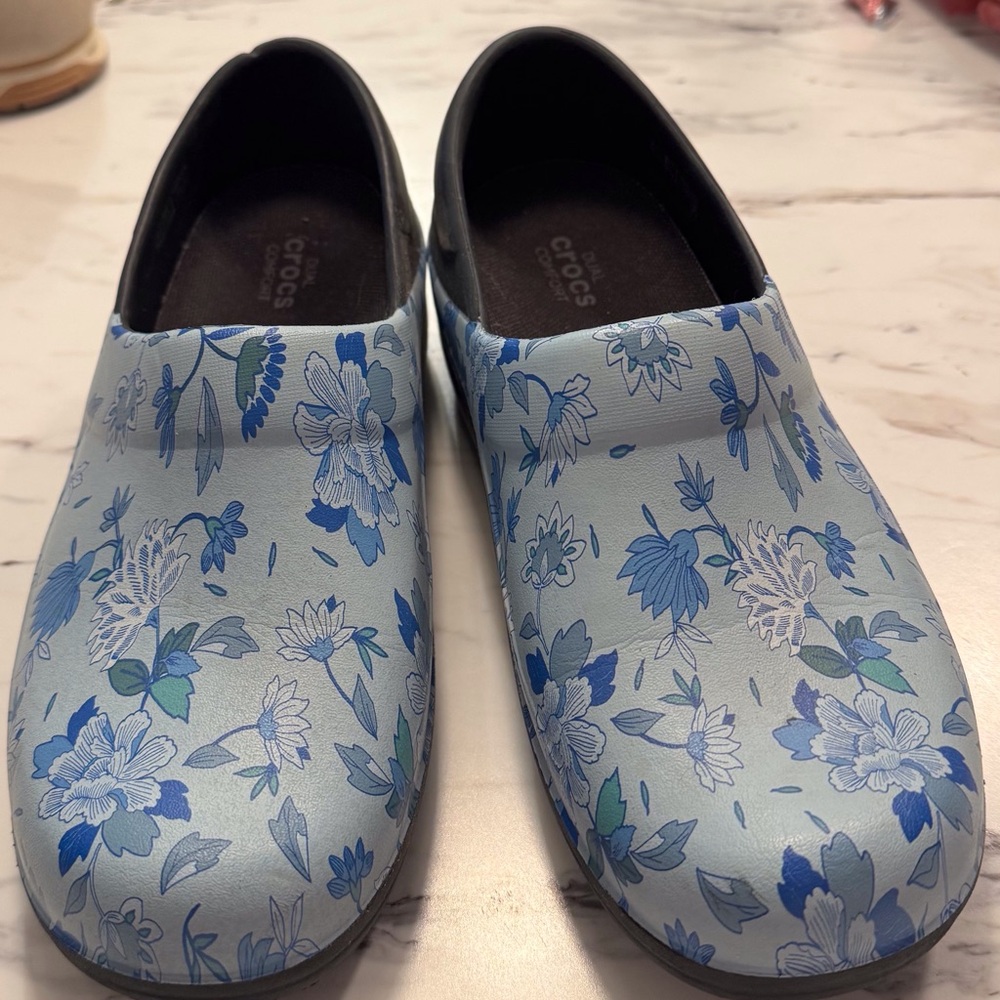 Crocs Blue And White Patterned Clogs - image 1